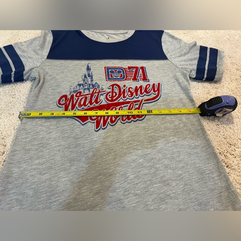 Disney Women’s T-Shirt Featuring the Castle and D71 Varsity Design Size M - Picture 7 of 8
